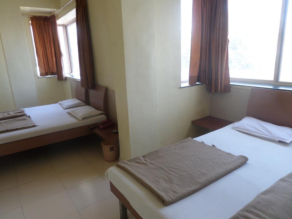 ناسيك Hotel Sai Ratna المظهر الخارجي الصورة